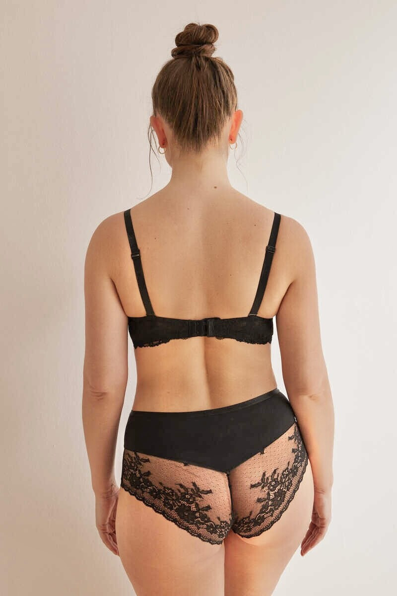 Sabrina Laporte featured in  the womens secret catalogue for Summer 2025