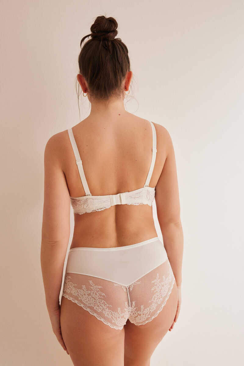 Sabrina Laporte featured in  the womens secret catalogue for Summer 2025