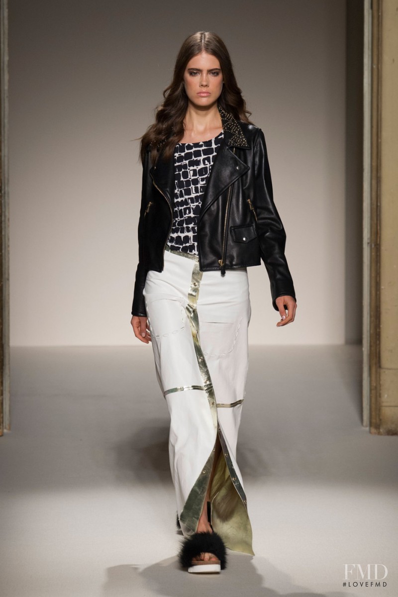 Taja Feistner featured in  the Simonetta Ravizza fashion show for Spring/Summer 2015