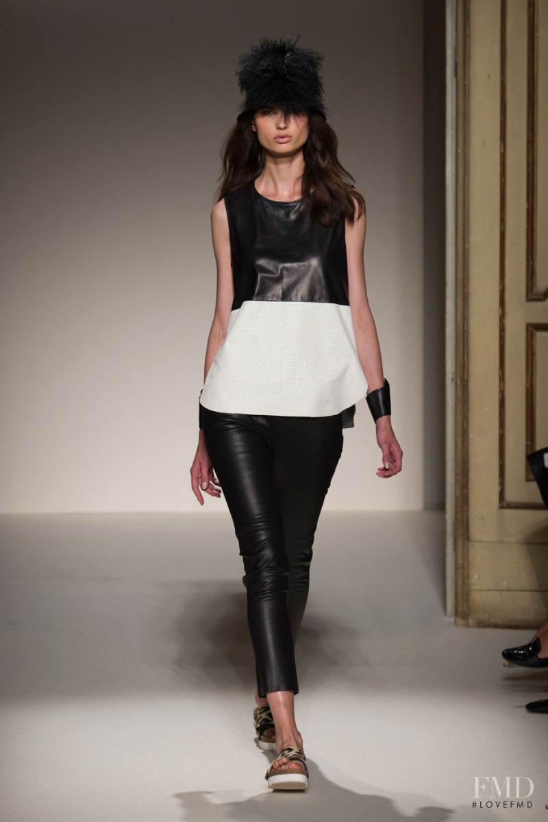 Simonetta Ravizza fashion show for Spring/Summer 2015