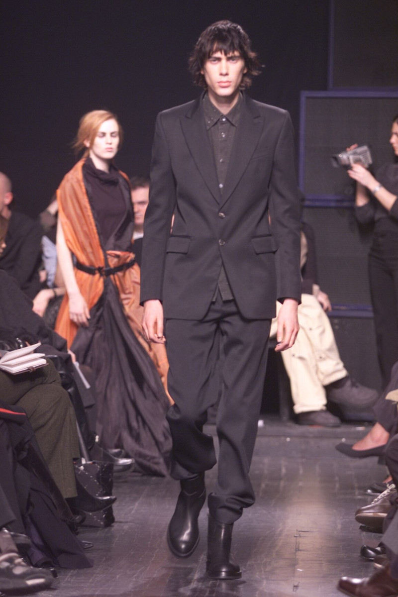 Ann Demeulemeester fashion show for Autumn/Winter 2000