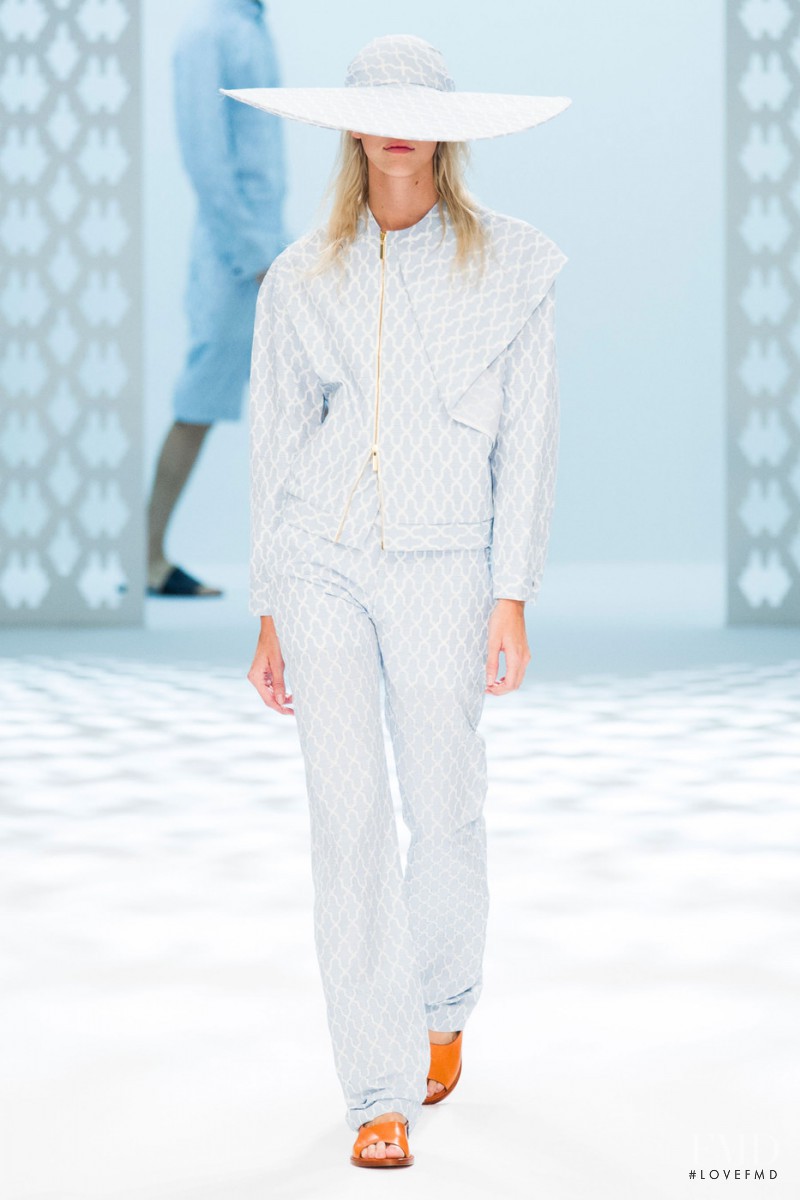 Hussein Chalayan fashion show for Spring/Summer 2015