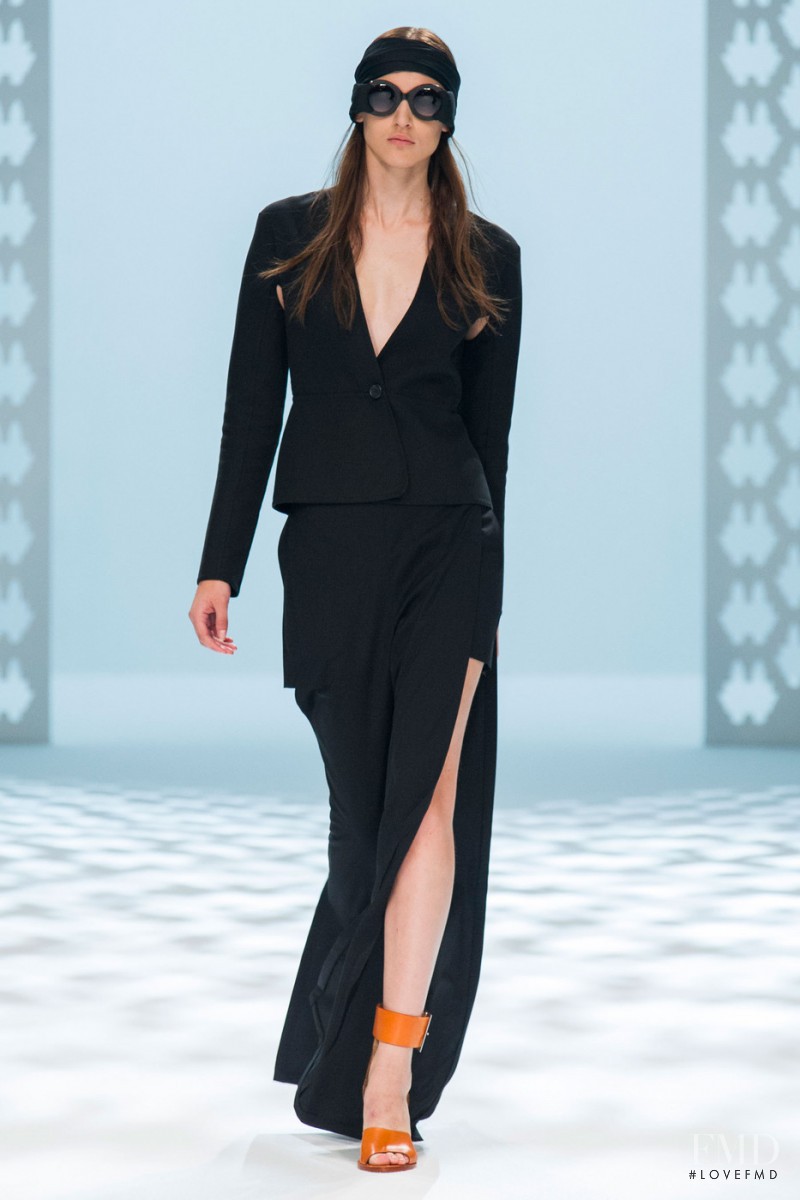 Stasha Yatchuk featured in  the Hussein Chalayan fashion show for Spring/Summer 2015