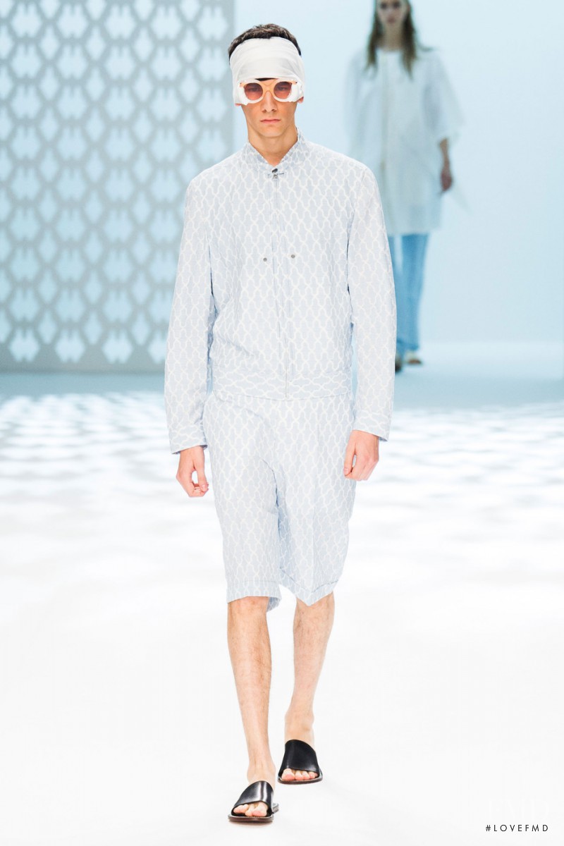 Hussein Chalayan fashion show for Spring/Summer 2015