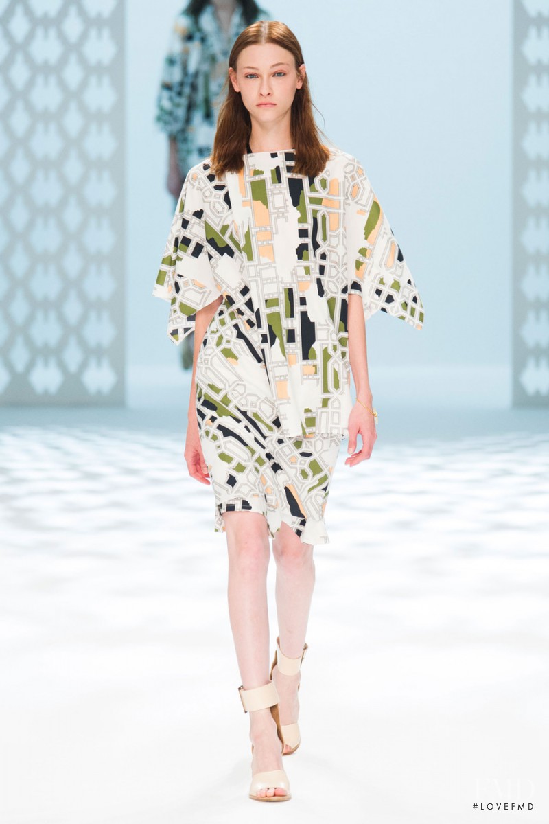 Hussein Chalayan fashion show for Spring/Summer 2015