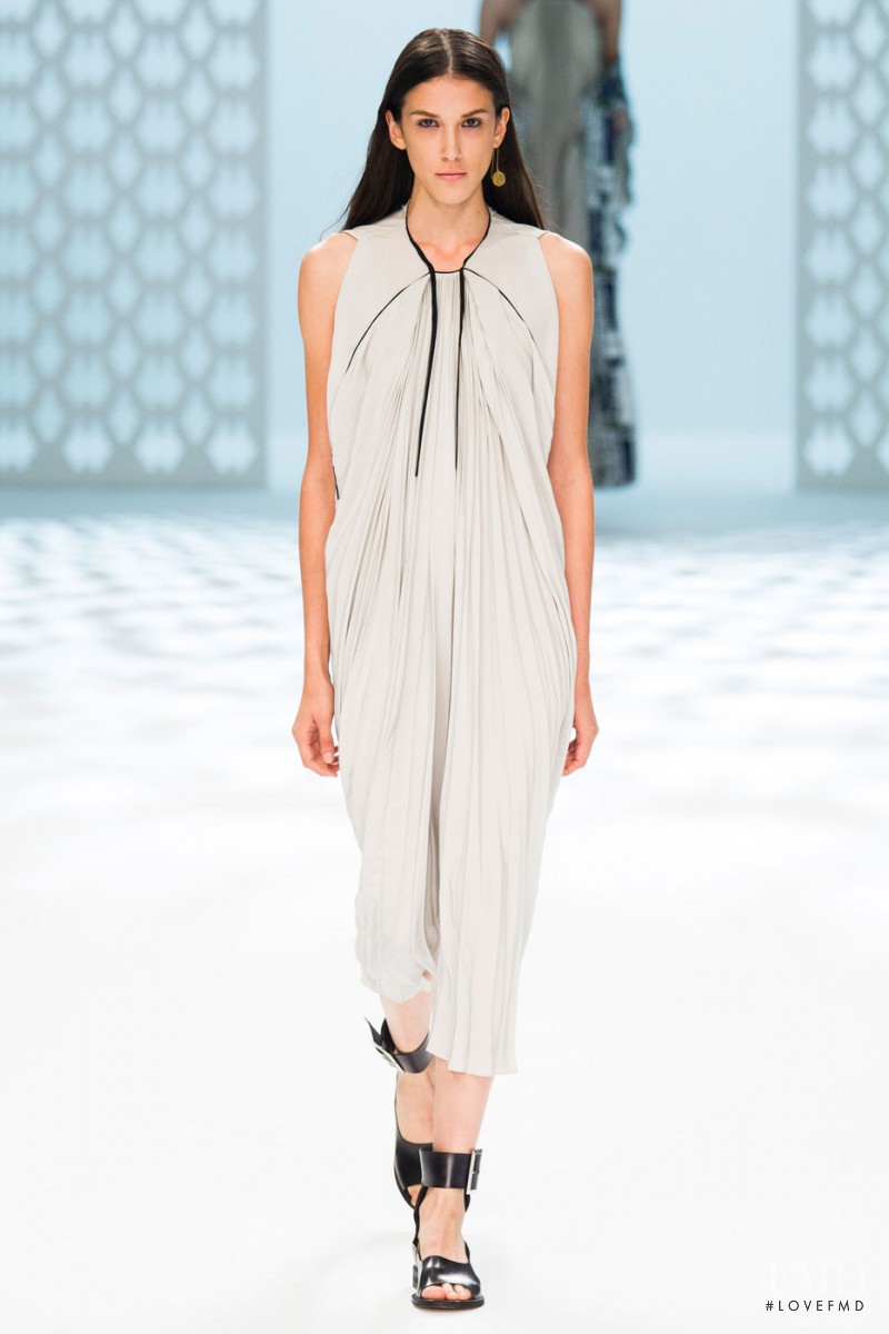 Hussein Chalayan fashion show for Spring/Summer 2015