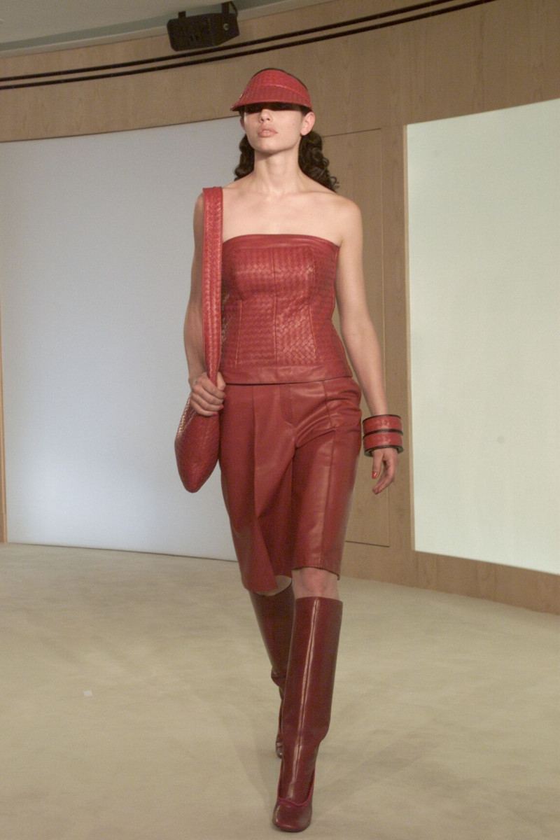 Bottega Veneta fashion show for Autumn/Winter 2000