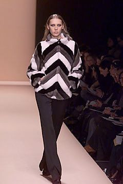 Carolina Herrera fashion show for Autumn/Winter 2000