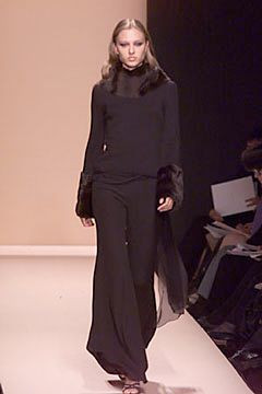 Carolina Herrera fashion show for Autumn/Winter 2000