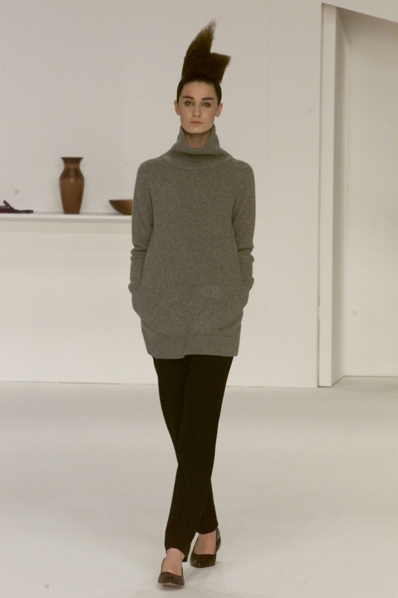 Hussein Chalayan fashion show for Autumn/Winter 2000