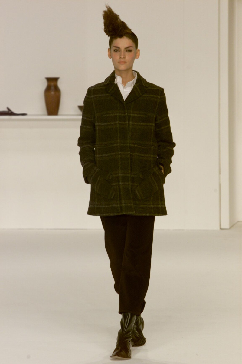 Hussein Chalayan fashion show for Autumn/Winter 2000