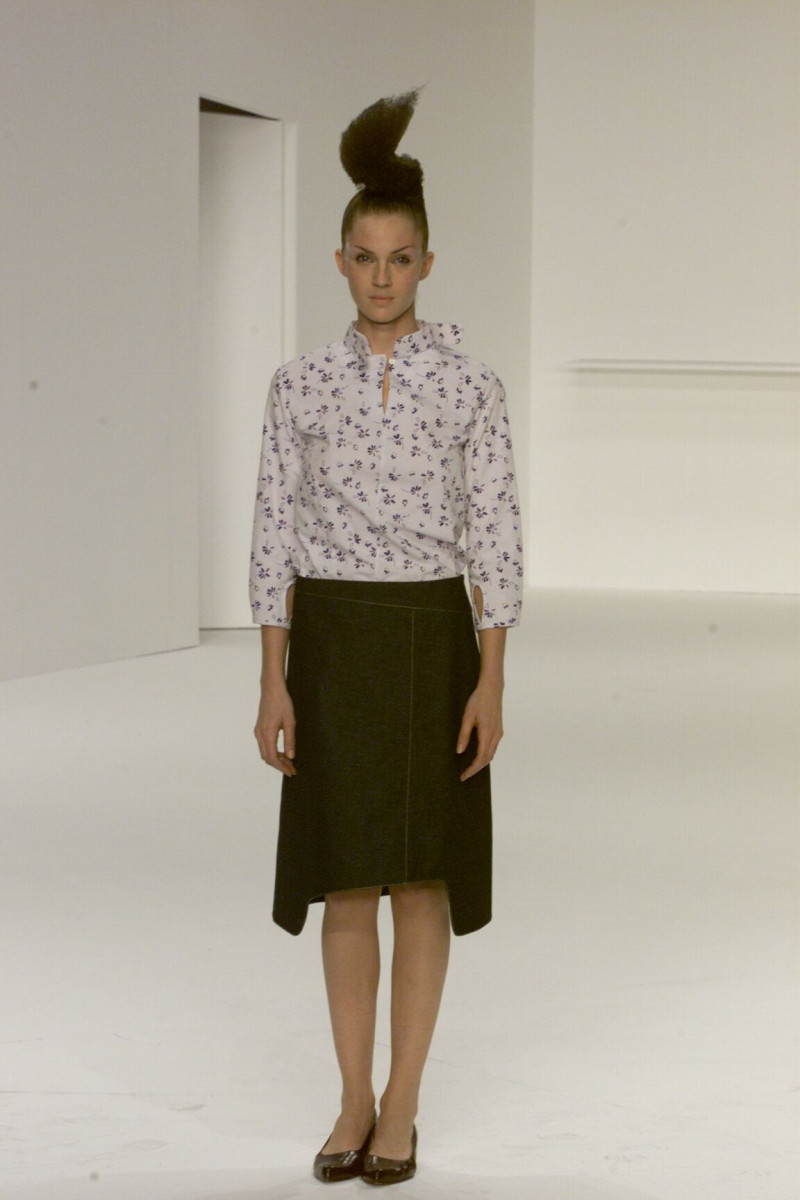 Hussein Chalayan fashion show for Autumn/Winter 2000