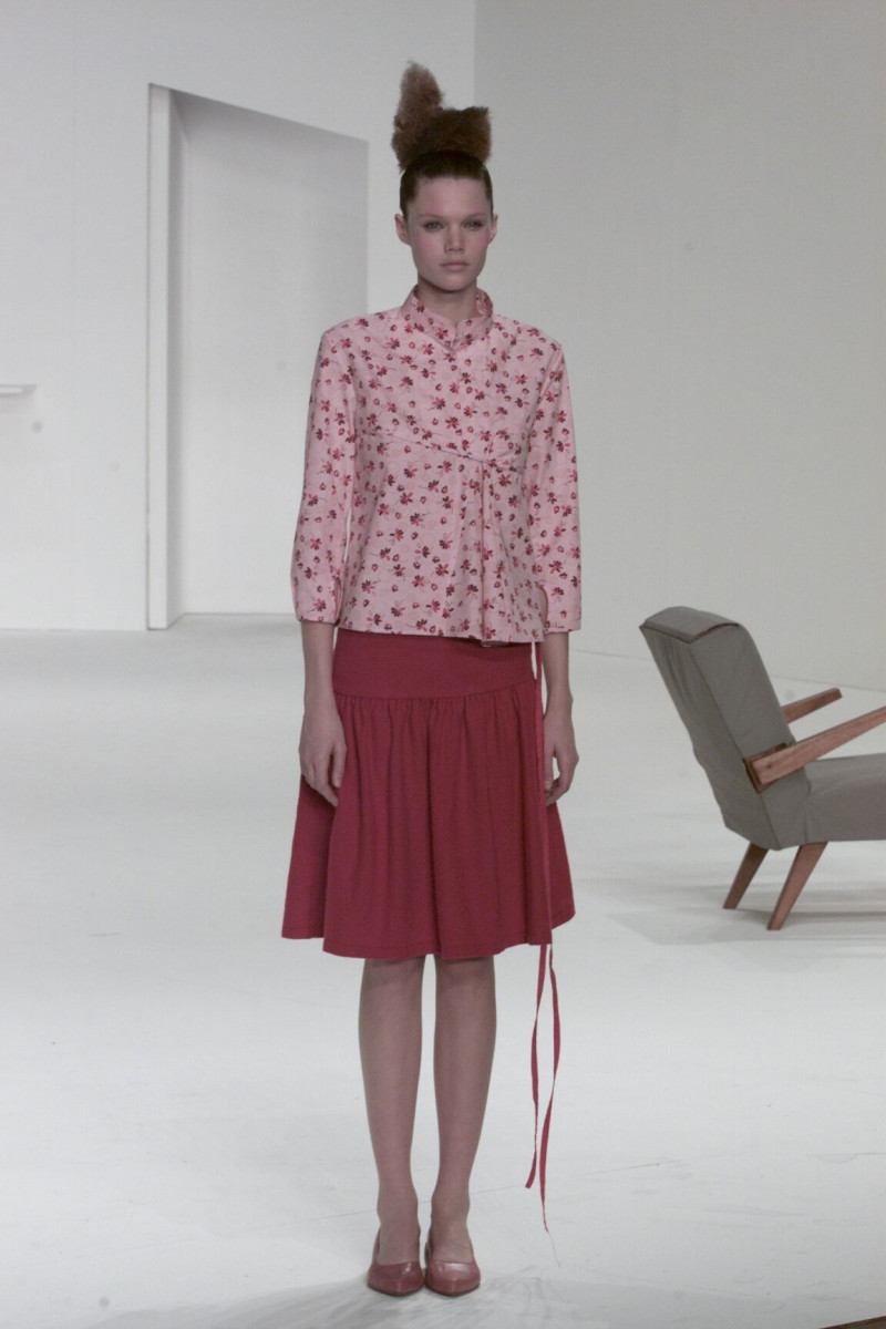 Hussein Chalayan fashion show for Autumn/Winter 2000