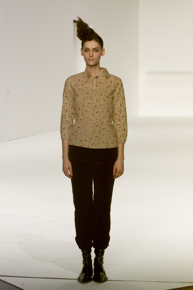 Hussein Chalayan fashion show for Autumn/Winter 2000