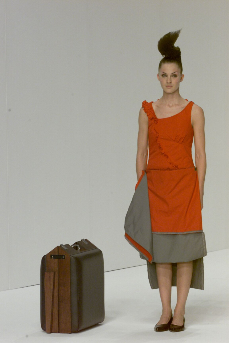 Hussein Chalayan fashion show for Autumn/Winter 2000