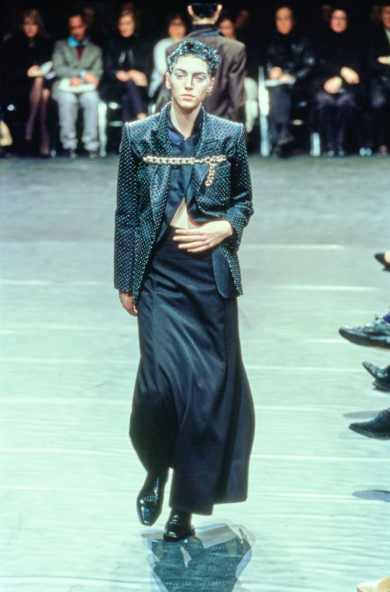 Comme des Garçons fashion show for Autumn/Winter 2000