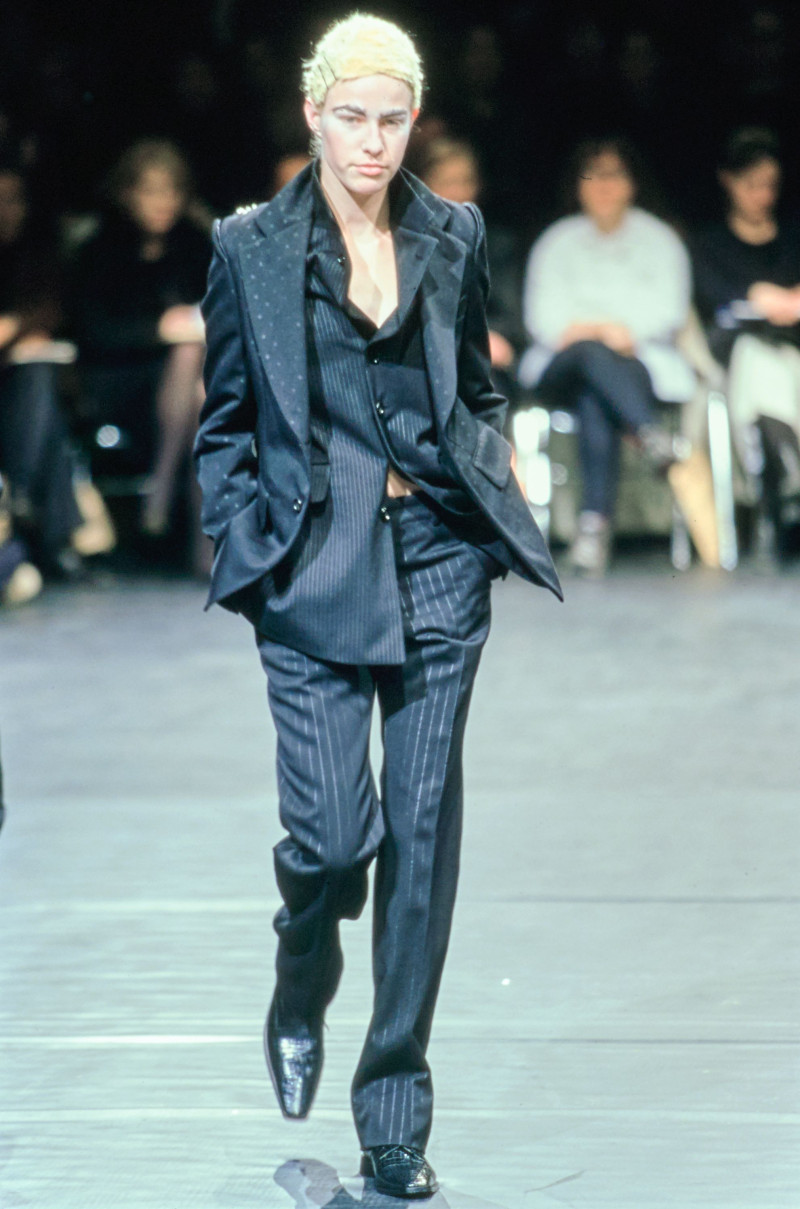 Comme des Garçons fashion show for Autumn/Winter 2000