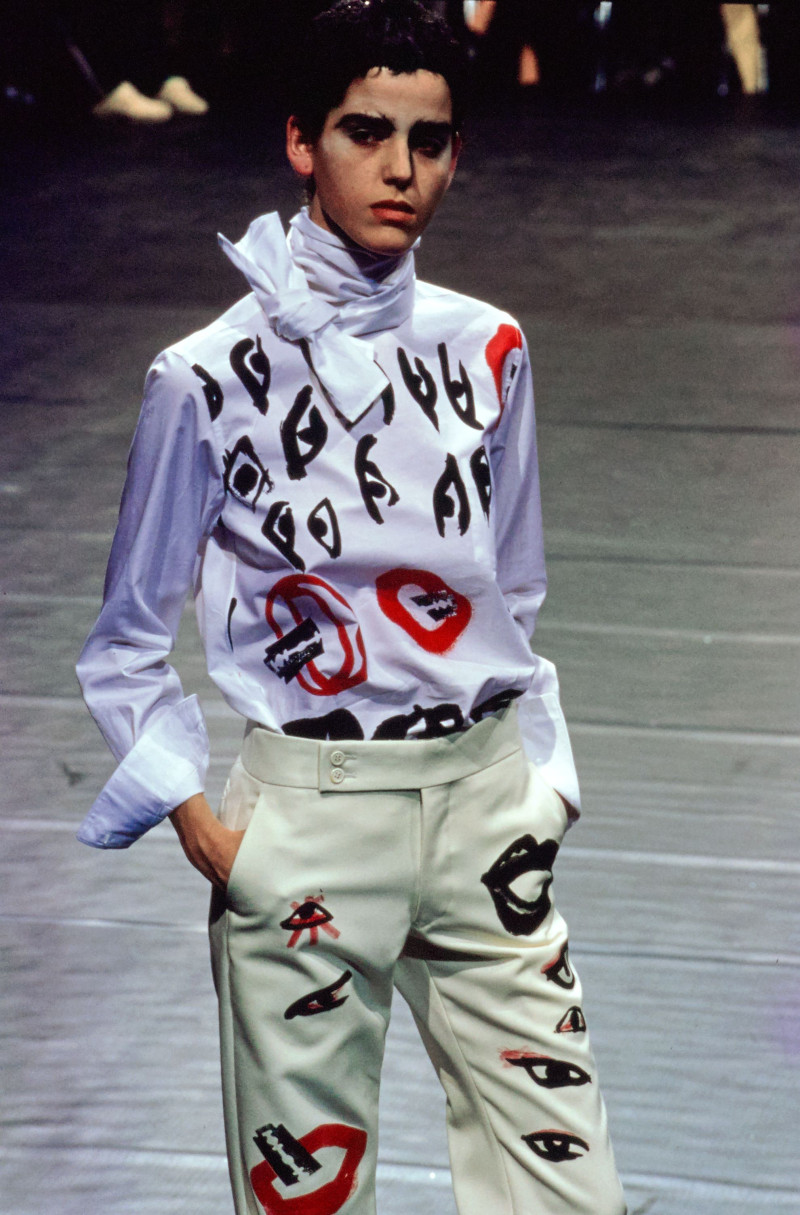 Comme des Garçons fashion show for Autumn/Winter 2000