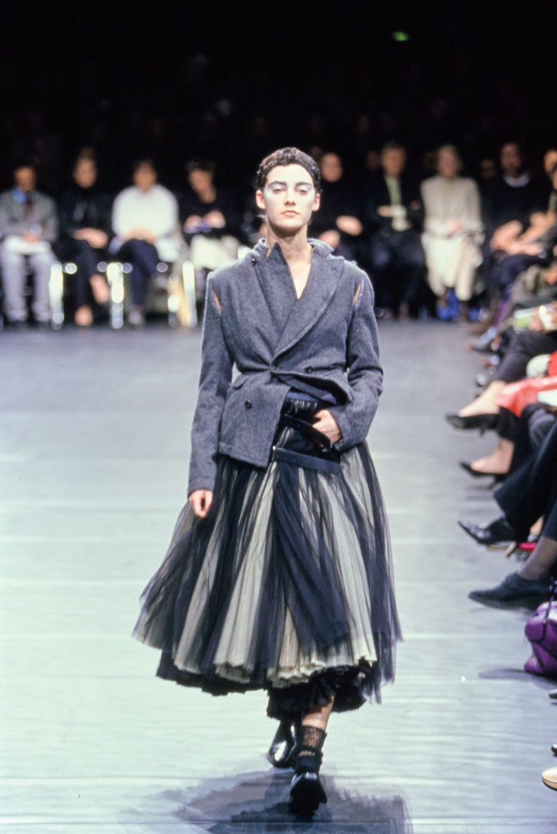 Comme des Garçons fashion show for Autumn/Winter 2000