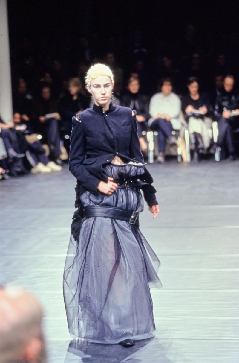 Comme des Garçons fashion show for Autumn/Winter 2000