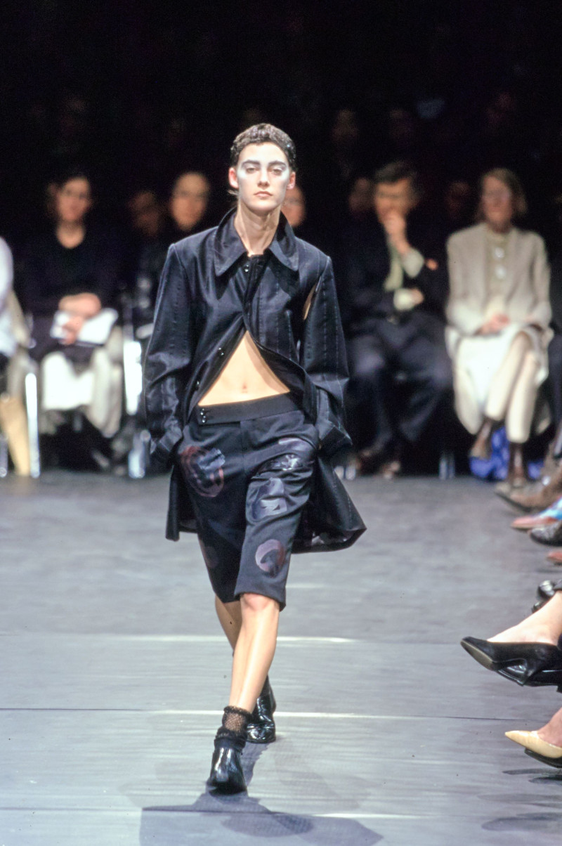 Comme des Garçons fashion show for Autumn/Winter 2000