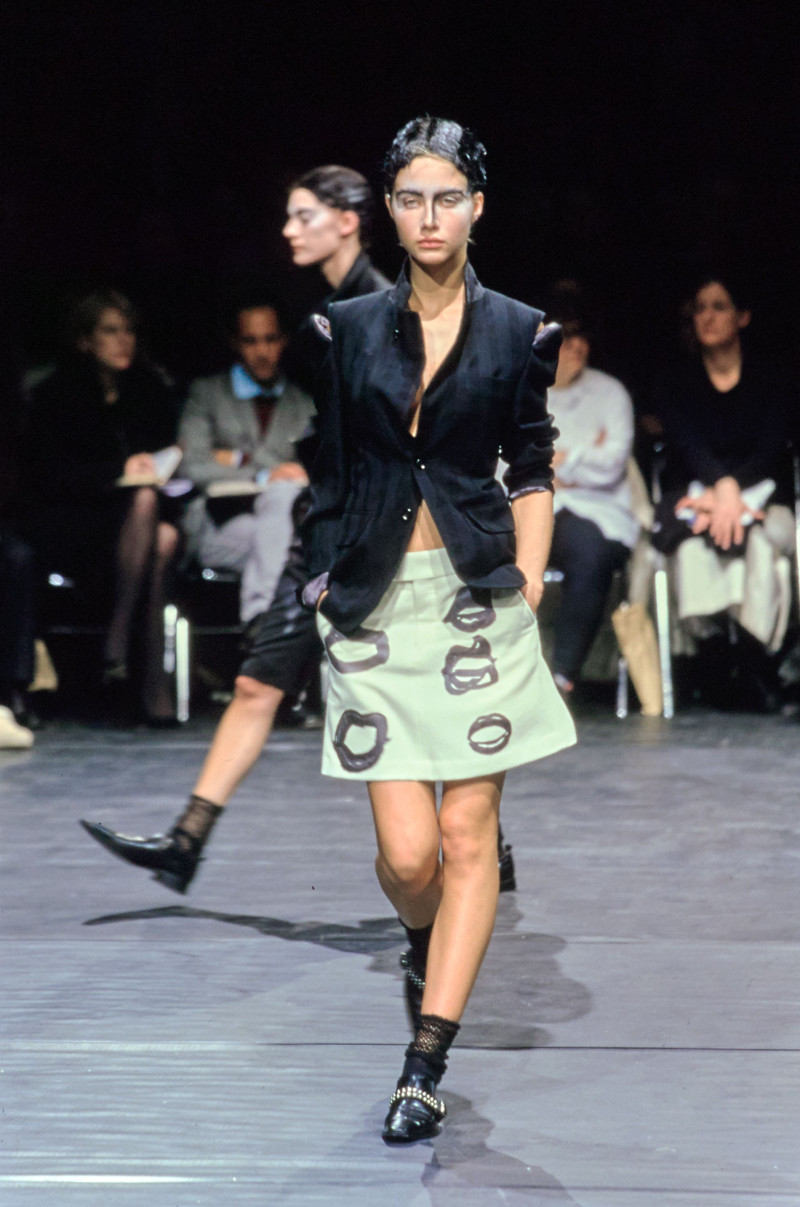 Comme des Garçons fashion show for Autumn/Winter 2000