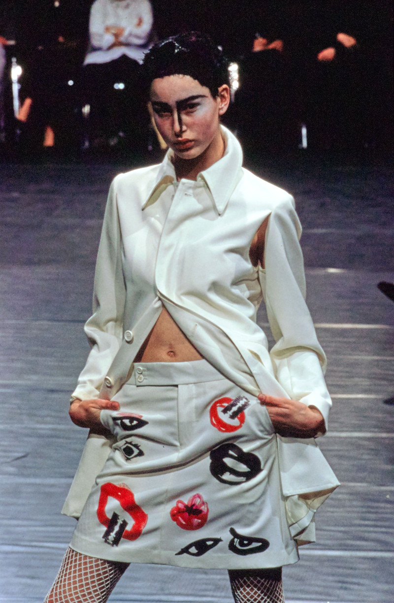 Comme des Garçons fashion show for Autumn/Winter 2000