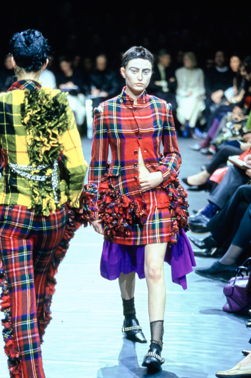 Comme des Garçons fashion show for Autumn/Winter 2000