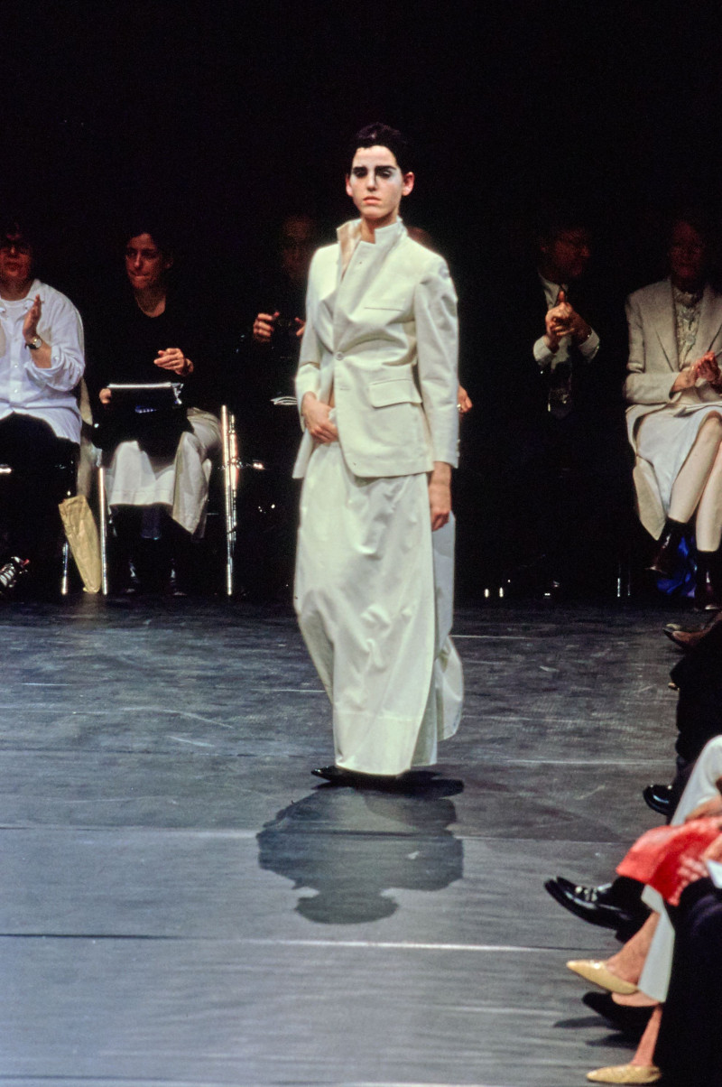 Comme des Garçons fashion show for Autumn/Winter 2000