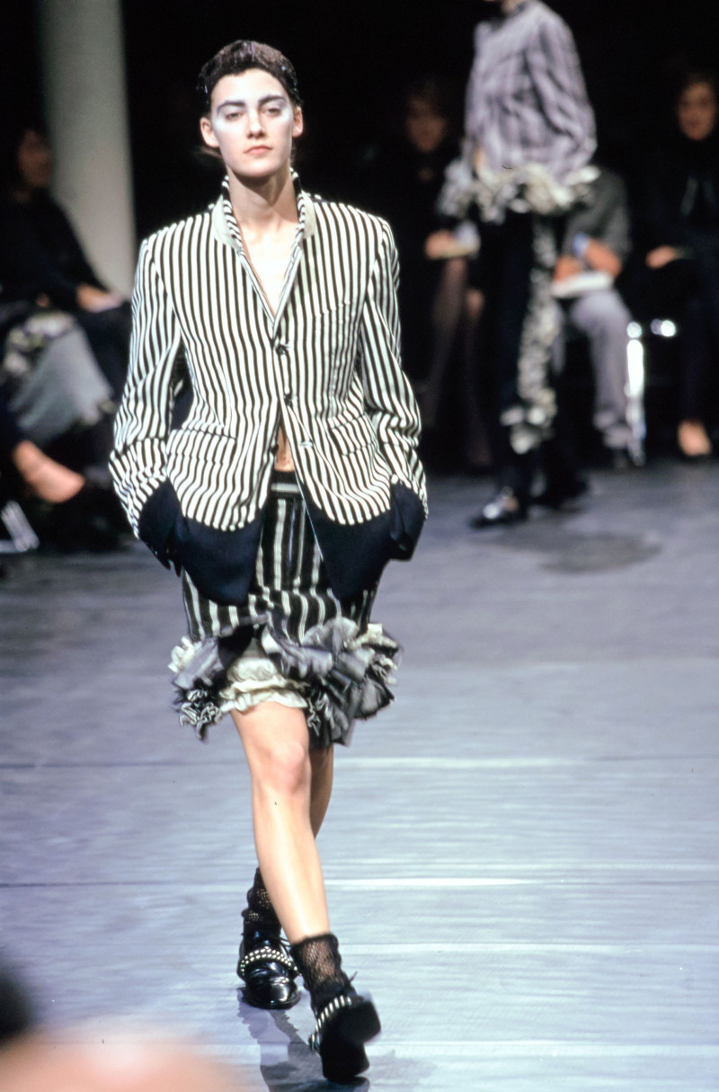 Comme des Garçons fashion show for Autumn/Winter 2000