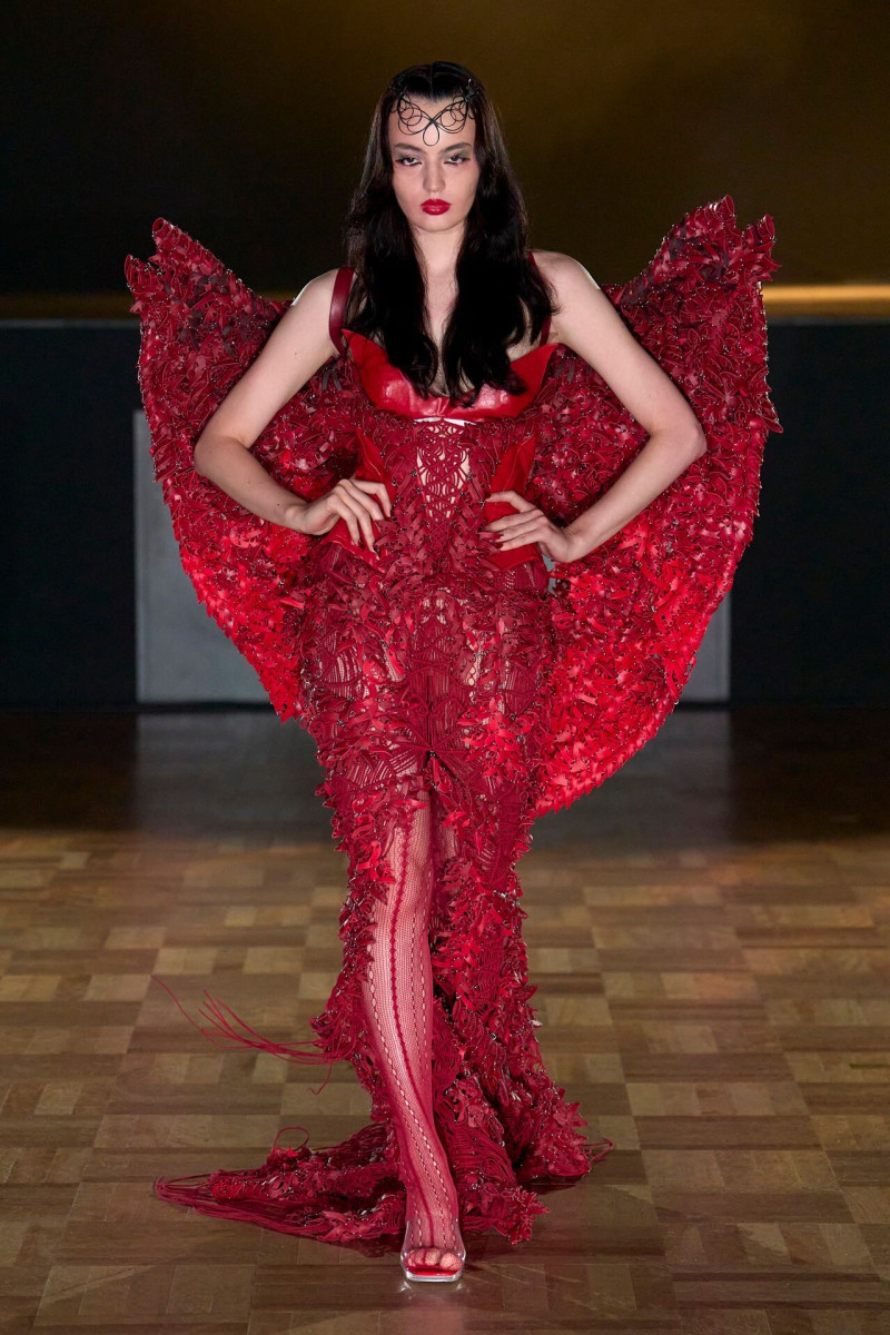 Yueqi Qi fashion show for Spring/Summer 2026