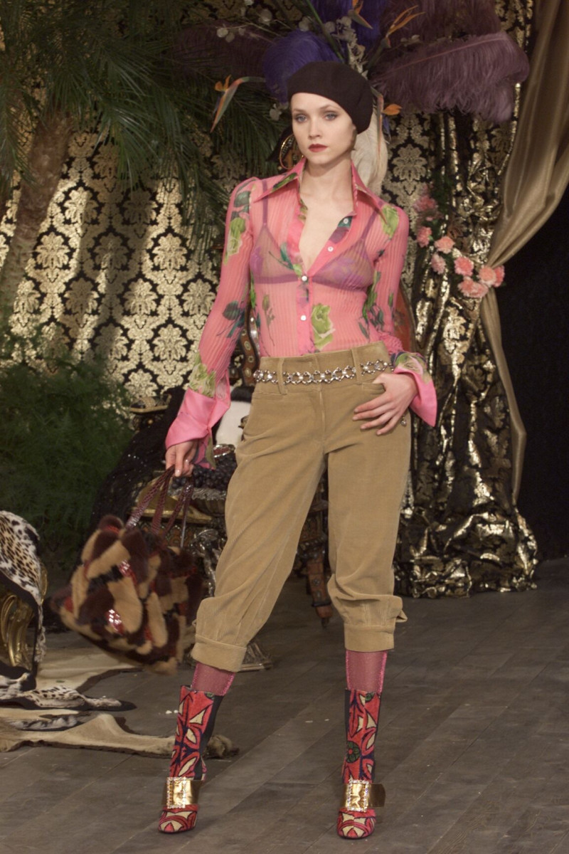 Dolce & Gabbana fashion show for Autumn/Winter 2000
