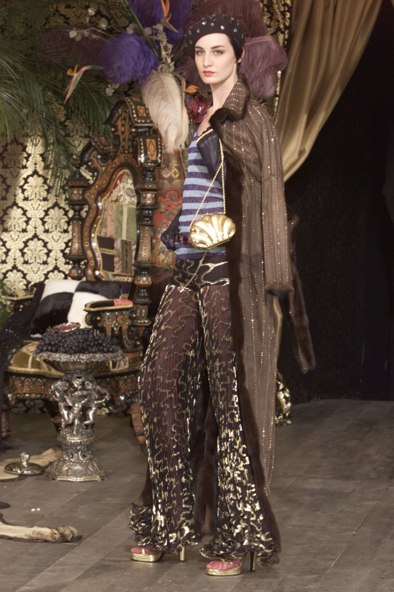 Dolce & Gabbana fashion show for Autumn/Winter 2000