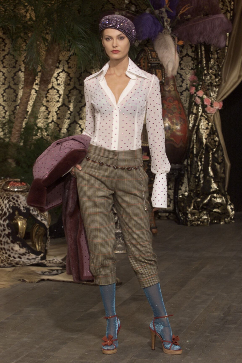 Dolce & Gabbana fashion show for Autumn/Winter 2000