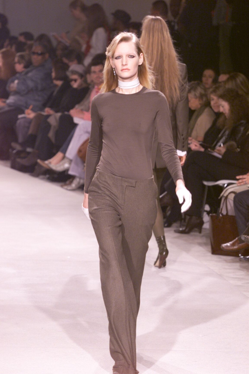 Givenchy fashion show for Autumn/Winter 2000
