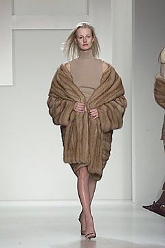 Halston fashion show for Autumn/Winter 2000