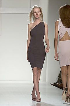 Halston fashion show for Autumn/Winter 2000