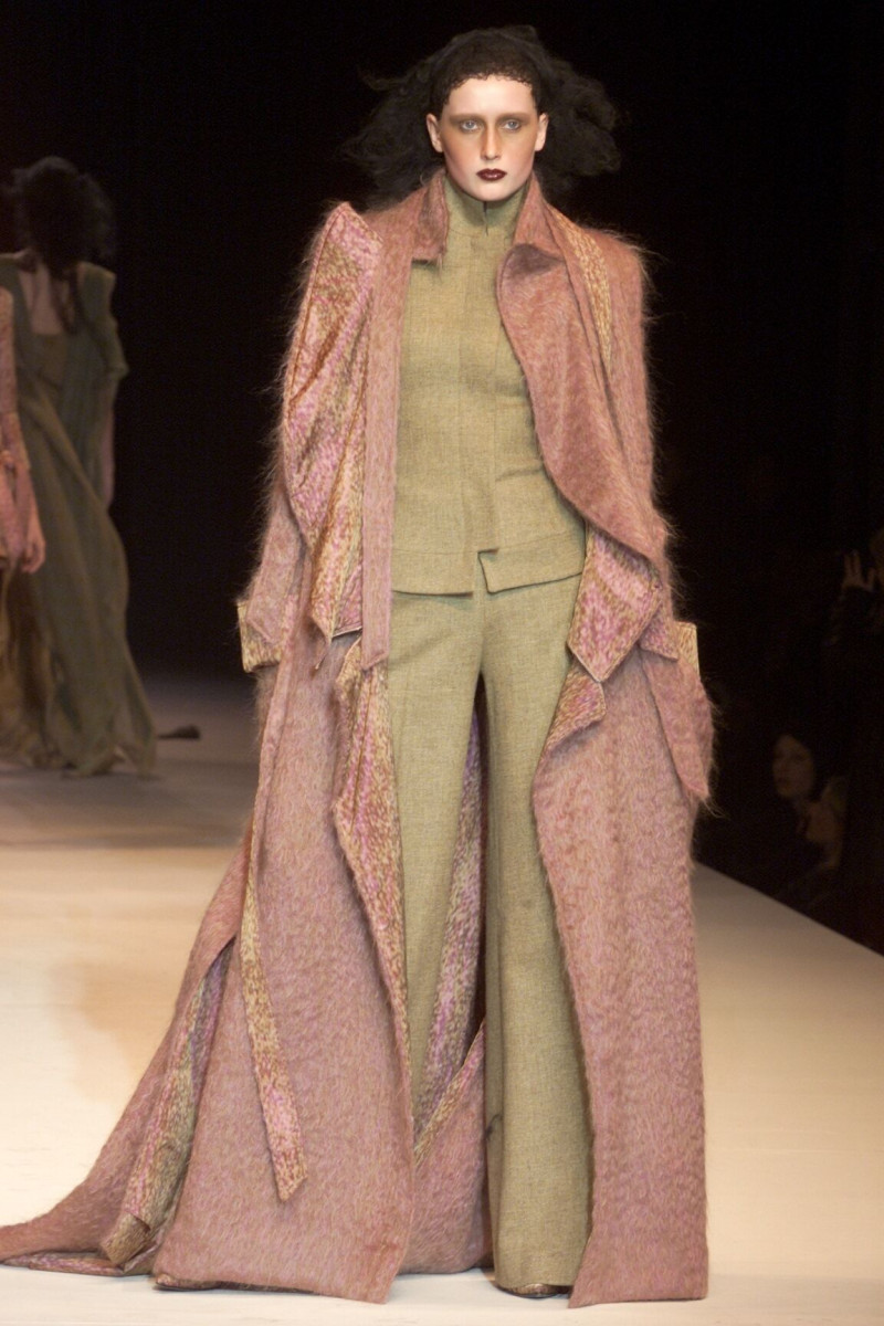 Olivier Theyskens fashion show for Autumn/Winter 2000