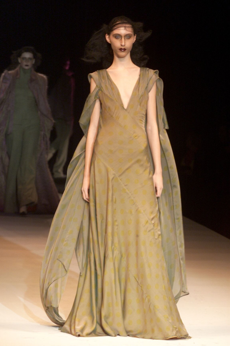 Olivier Theyskens fashion show for Autumn/Winter 2000