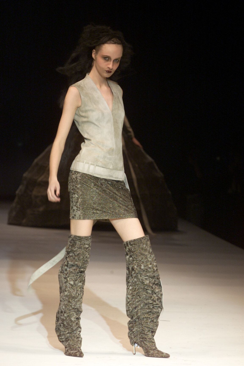 Olivier Theyskens fashion show for Autumn/Winter 2000