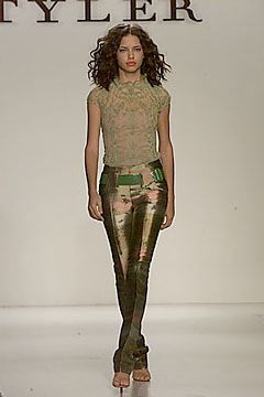 Richard Tyler fashion show for Autumn/Winter 2000