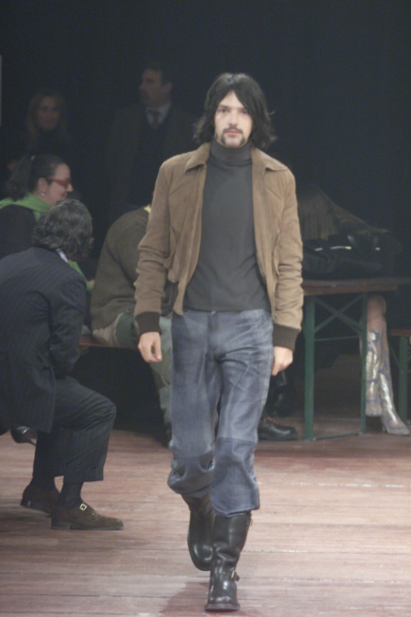 Ruffo fashion show for Autumn/Winter 2000