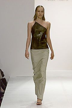 Vera Wang fashion show for Autumn/Winter 2000