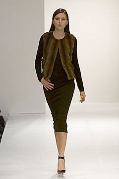 Vera Wang fashion show for Autumn/Winter 2000