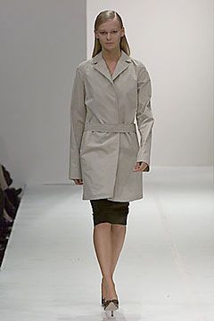 Vera Wang fashion show for Autumn/Winter 2000