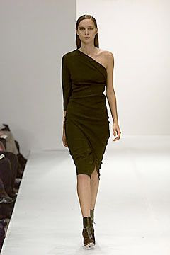 Vera Wang fashion show for Autumn/Winter 2000