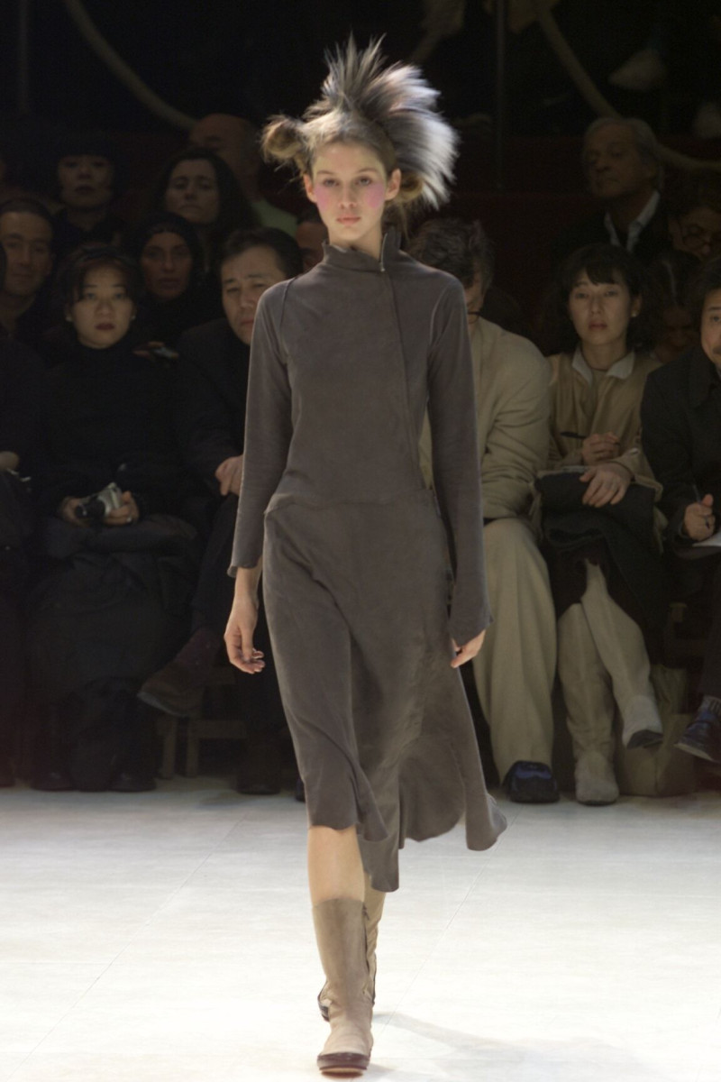 Yohji Yamamoto fashion show for Autumn/Winter 2000