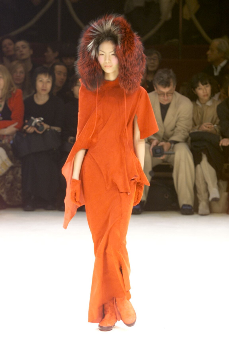 Yohji Yamamoto fashion show for Autumn/Winter 2000