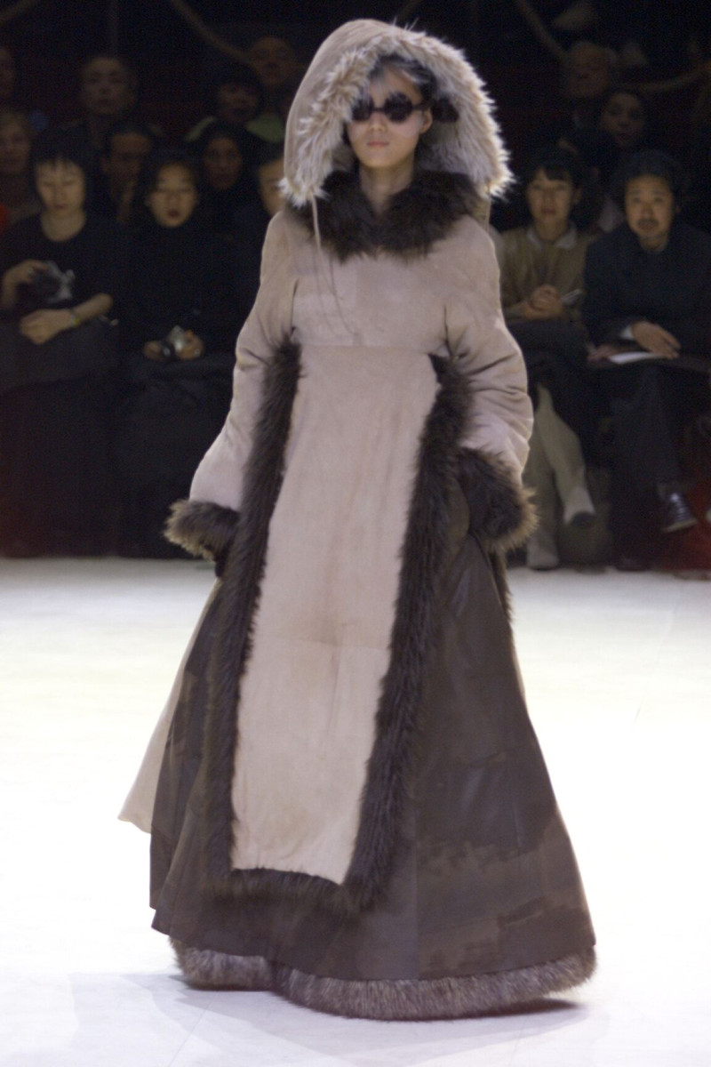 Yohji Yamamoto fashion show for Autumn/Winter 2000