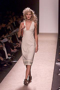 BCBG By Max Azria fashion show for Spring/Summer 2000